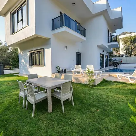 Luxury With Pool Villa *