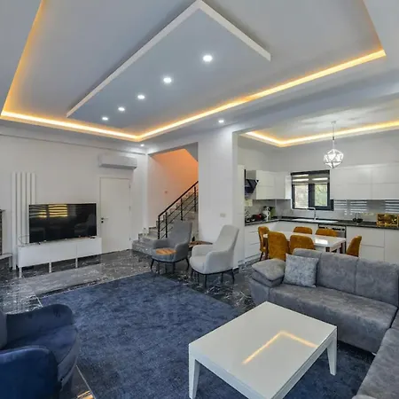 Luxury With Pool Villa *