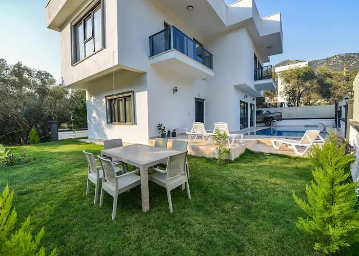 Luxury With Pool Willa *