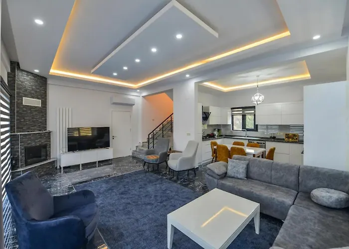 Luxury With Pool Villa *